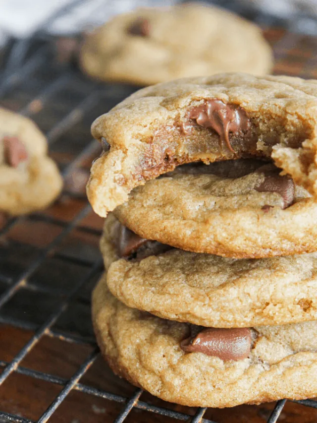 cropped-soft-and-chewy-chocolate-chip-cookies-1-.png